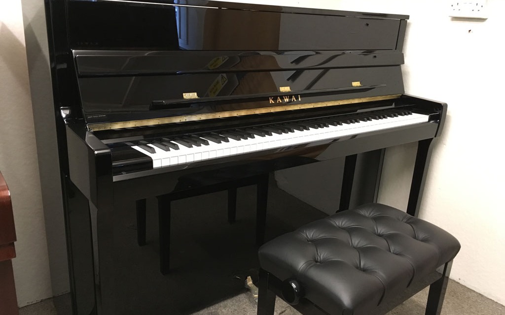 Kawai upright piano of the same type as the Kawai BL-11